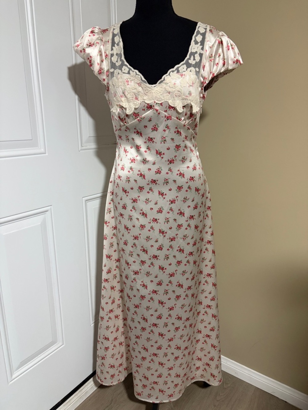 Forever 21 Cream Dress with Pink Floral Print and Lace